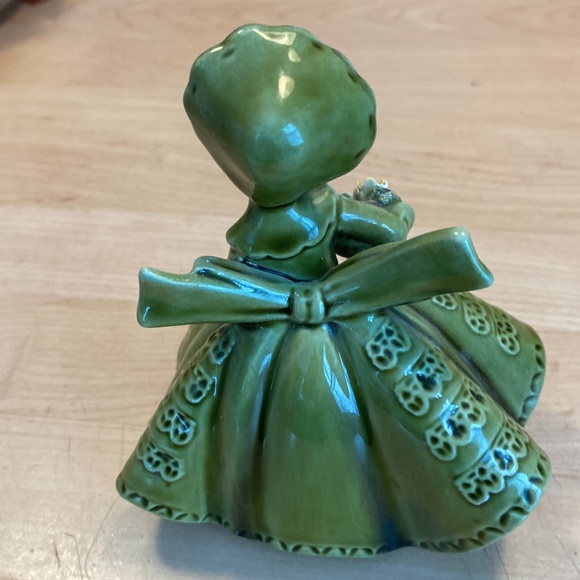 Small girl figurine - Picture 3 of 5